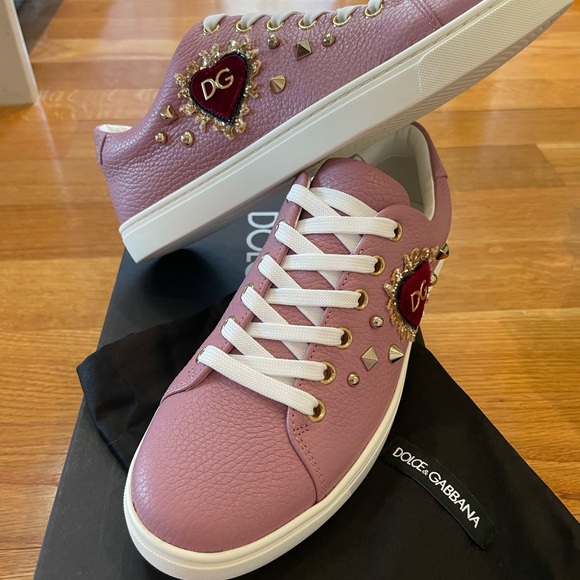 Dolce & Gabbana Sneakers in a mauvy pink with red velvet heart in size 37 - Picture 7 of 12